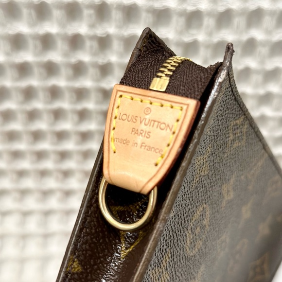 Louis Vuitton Bucket GM Accessory Pouch - Picture 2 of 6